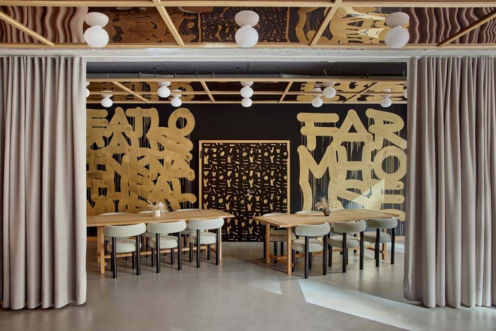 <p>Mural Farmhouse Restaurant, WunderLocke, Munich.</p>
