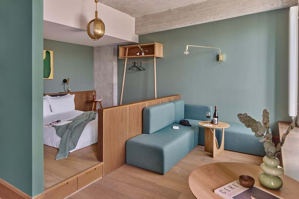 <p>Living space: Rooftop One Bedroom Open Plan Suite | WunderLocke, Munich&nbsp;</p>
