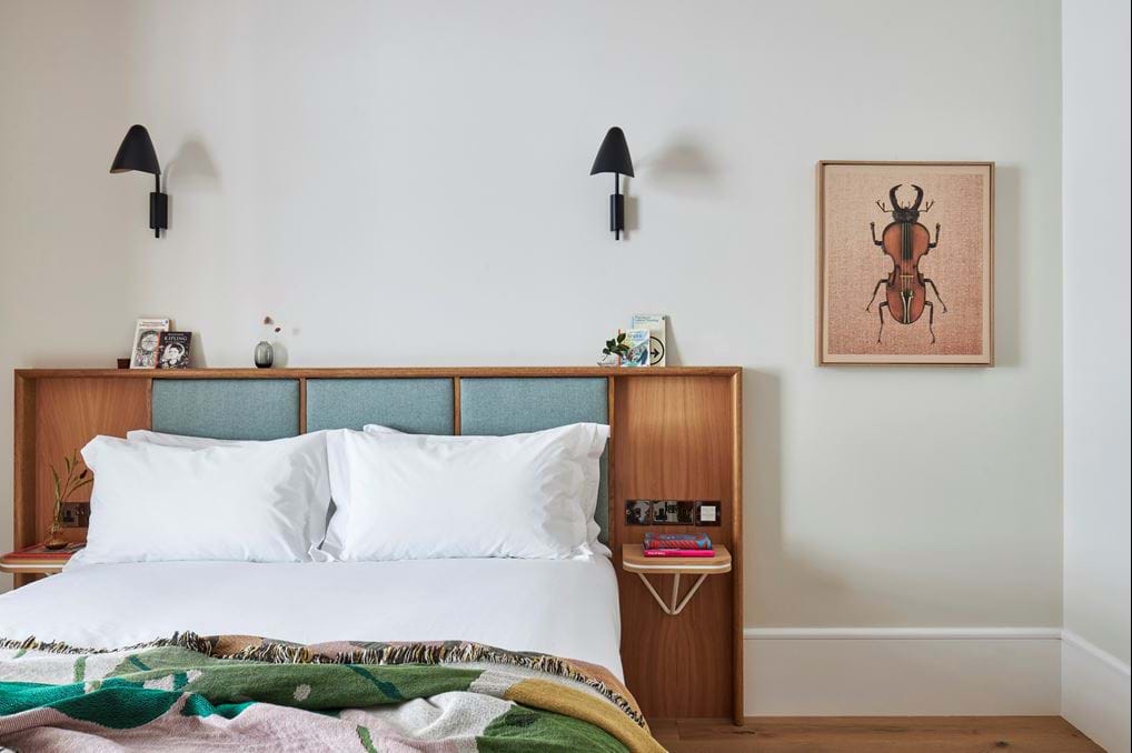 <p>Turing Locke, Eddington</p>