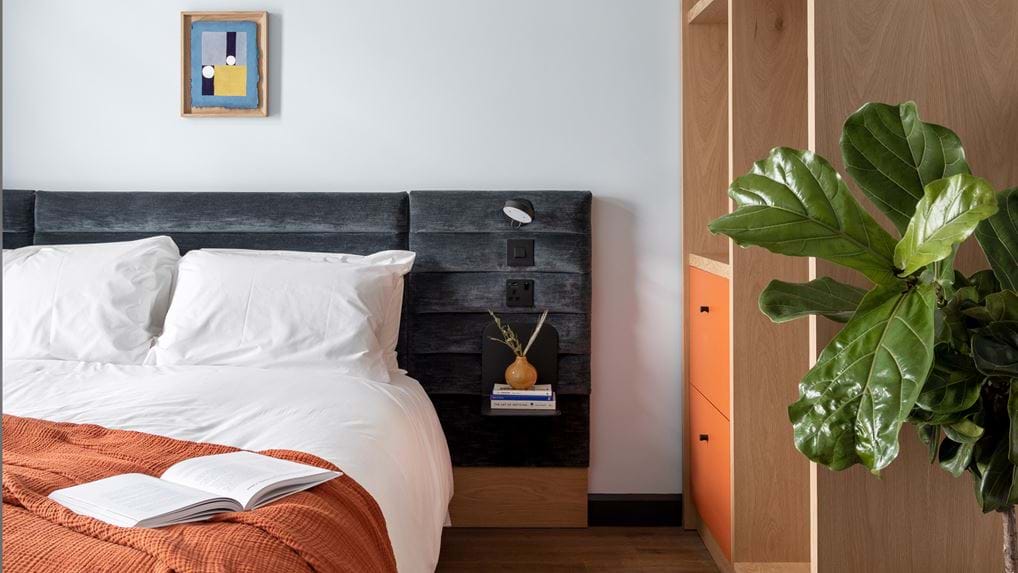 <p>Beckett Locke.</p>