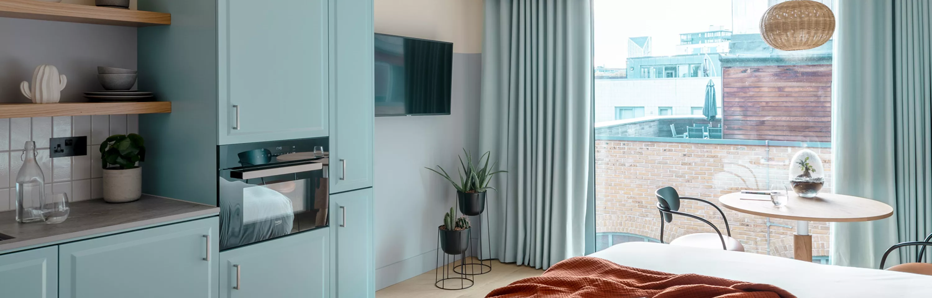 Bermonds Locke | Living