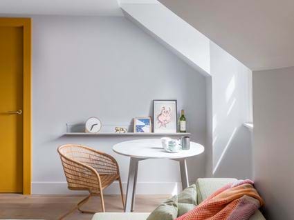 Durchgehende Suite mit einem Schlafzimmer