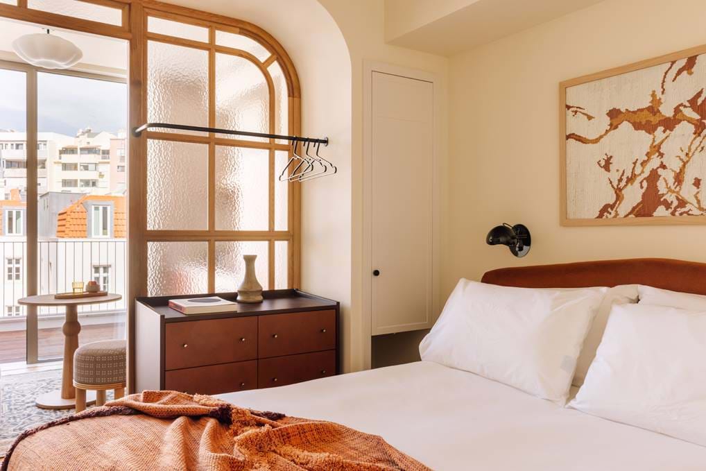 <p><a href="/en/lisbon/locke-de-santa-joana/your-stay/locke-studio-with-balcony">Locke Studio with Balcony</a>. <a href="/en/special-offers/hello-lisbon">Rooms from €149 per night.</a></p>