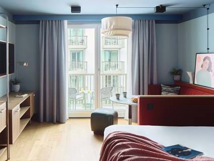 Schwan Locke, Theresienwise, München: Locke Studio mit Balkon | Designorientierte Aparthotels, Locke