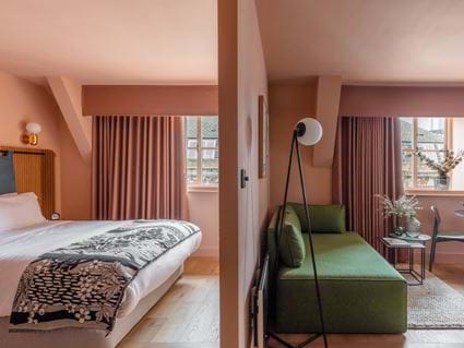 Durchgehende Suite mit einem Schlafzimmer