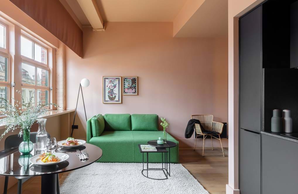 <p>Whitworth Suite | <a href="https://www.lockeliving.com/de/manchester/whitworth-locke">Whitworth Locke, Manchester</a></p>