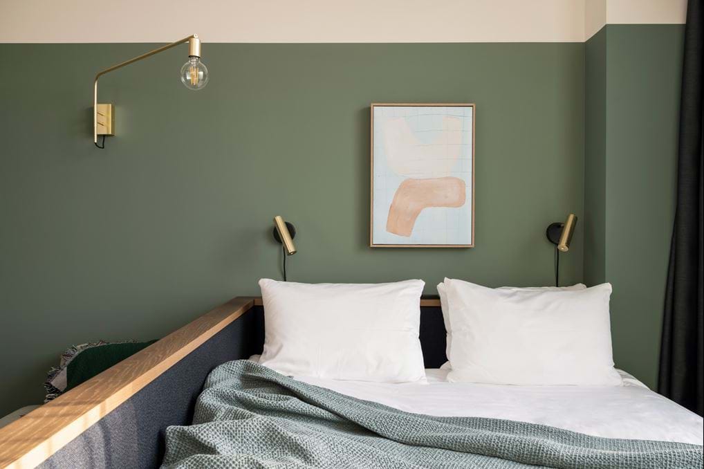 <p><a href="/en/munich/wunderlocke/living/micro-studio" id="isPasted">Prices from &euro;85,98 per night</a>.</p>