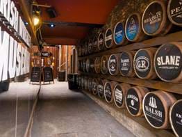 Musée du whisky irlandais, Dublin | Zanzibar Locke, Ha'penny Bridge | Appart-hôtels design