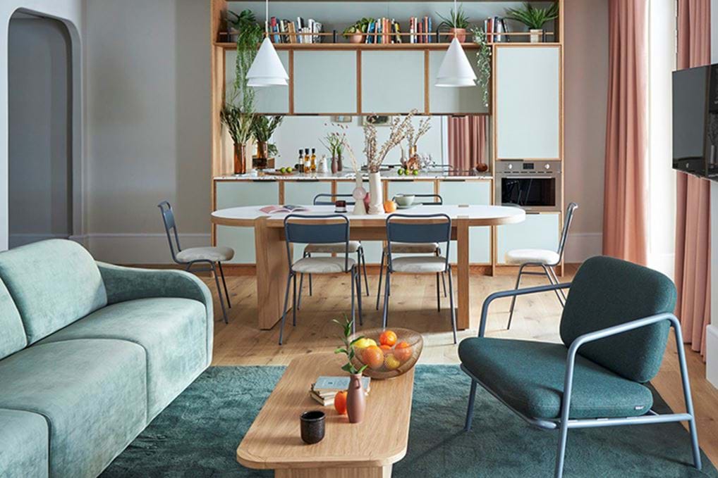 <p id="isPasted"><strong>TURING LOCKE, EDDINGTON, CAMBRIDGE</strong></p><p><em>Opening in September 2021</em></p><p><em>Lead-in room rate: £105</em></p>